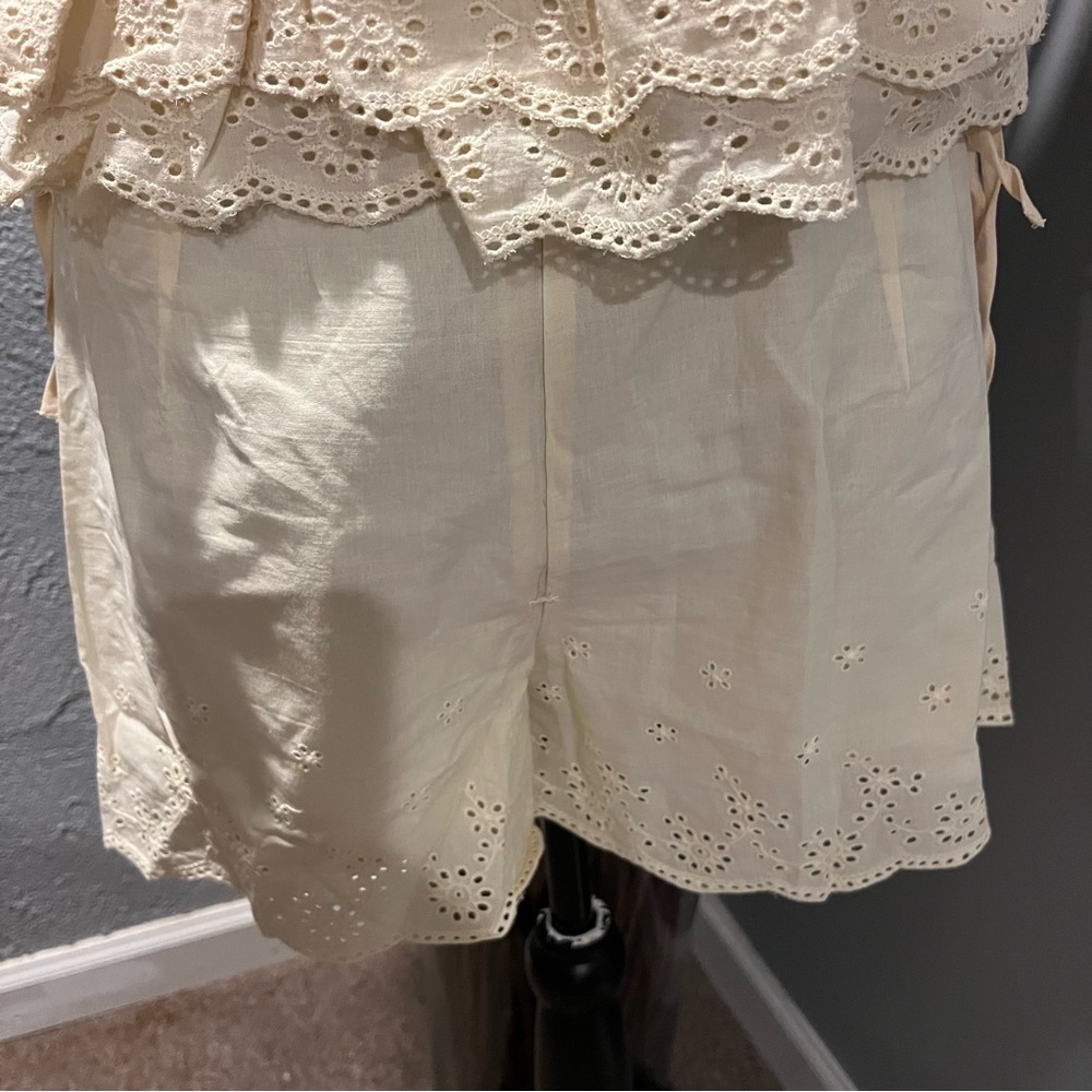 🍒NWT ROSEVELVET BUTTER YELLOW EYELET LACE SHORT SET SIZE SMALL🍒 - Picture 3 of 10